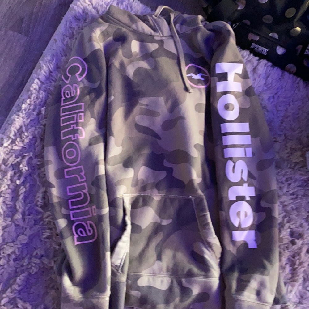 Hollister camo hoodie